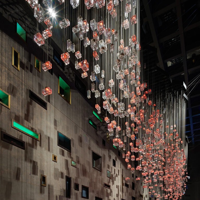 Luxury Chandelier Long Large Crystal Artistic Chandeliers for Hotel Exhibition Hall Shopping Mall